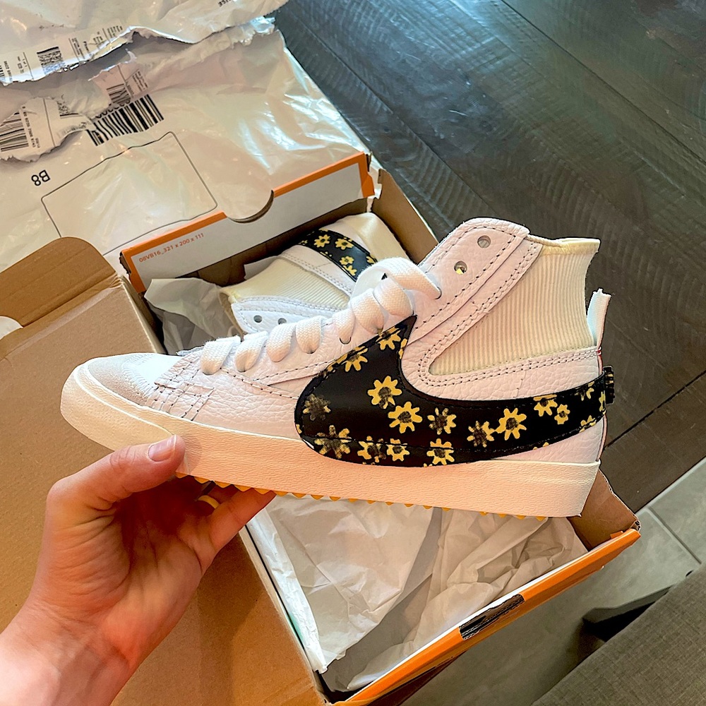 Blazer Mid ‘77 Jumbo Floral Sneaker